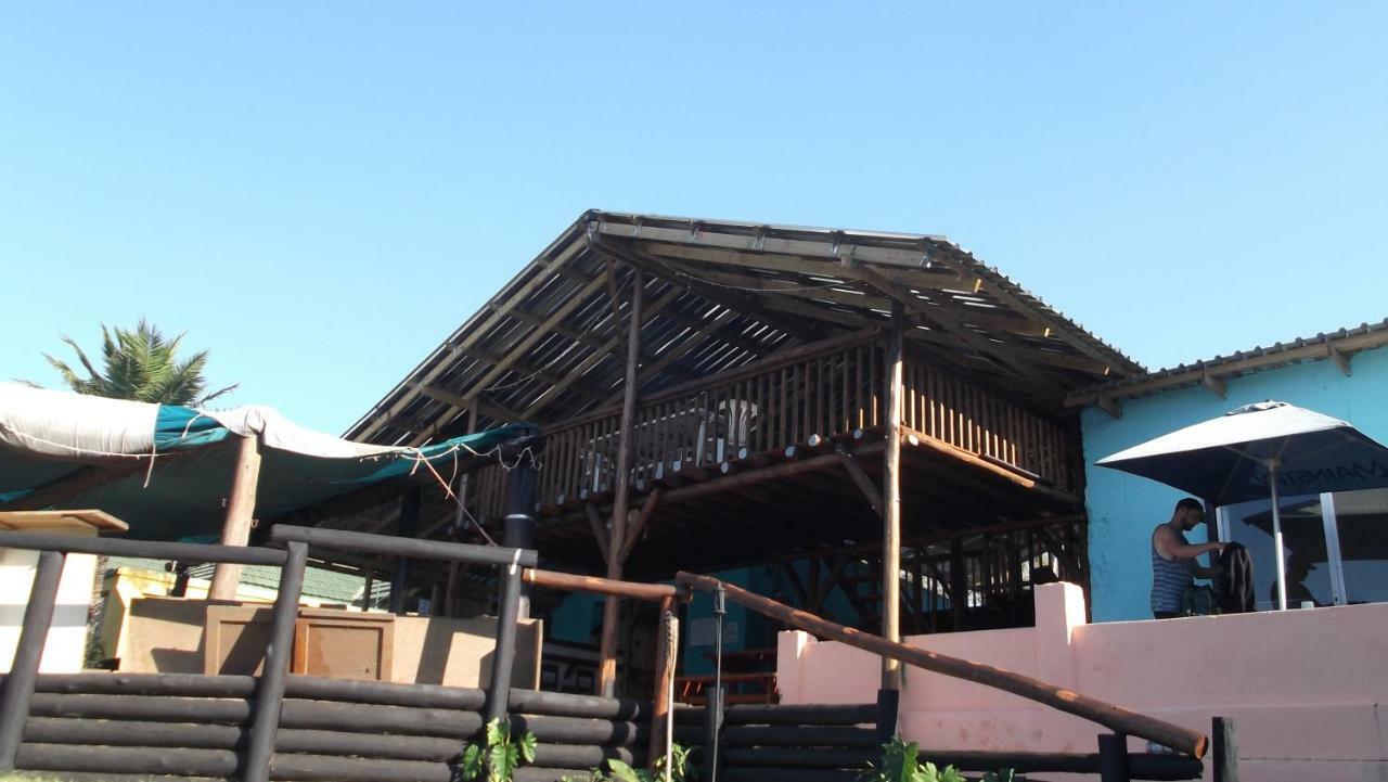 Jungle Monkey Backpackers Pansiyon Port Saint Johnʼs Dış mekan fotoğraf